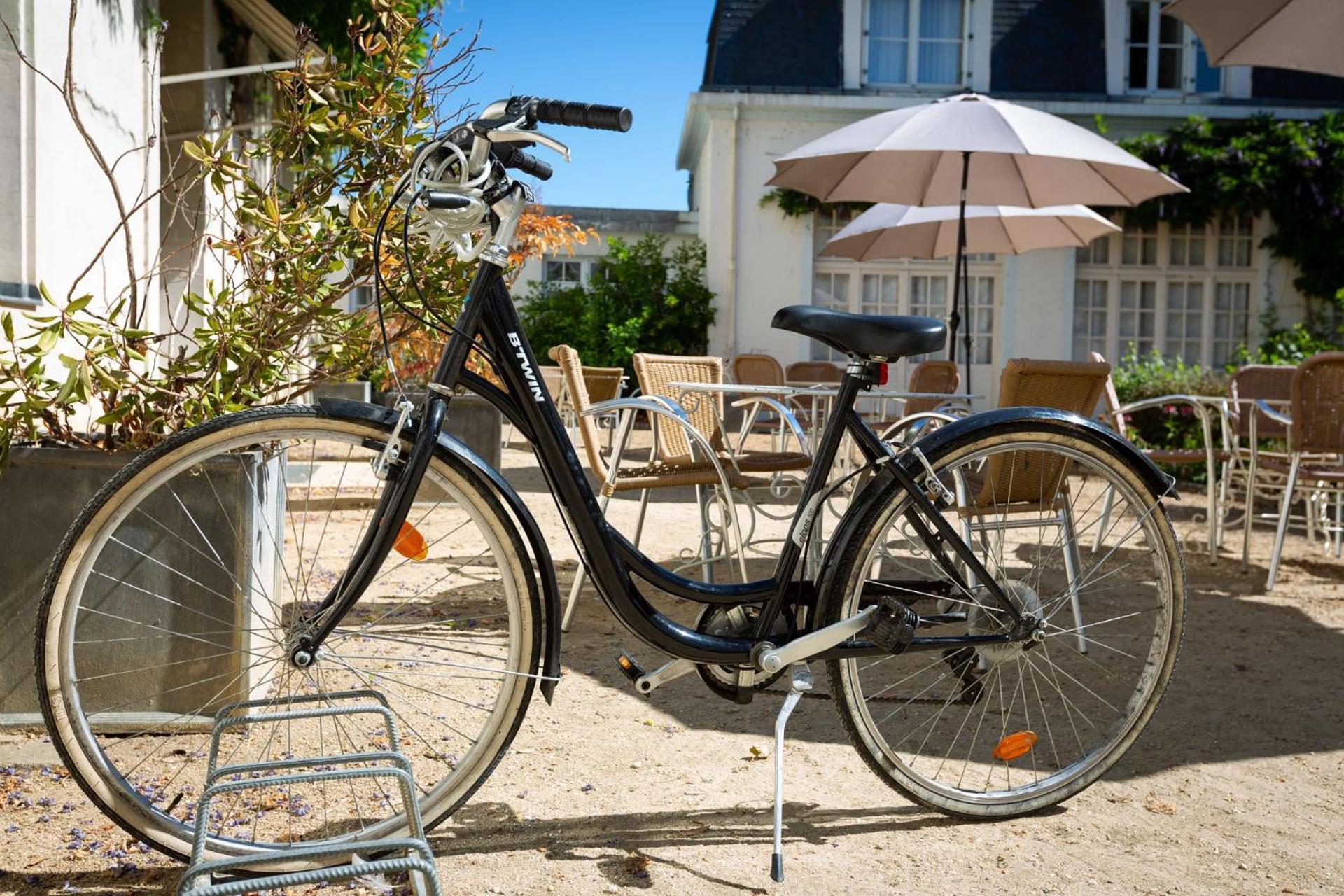 Hotel Mileade Le Domaine De La Blairie - Saumur Saint-Martin-de-la-Place エクステリア 写真